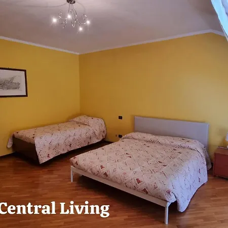 Living Homestay *